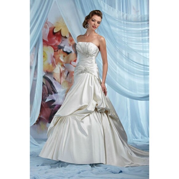 Impression Bridal Wedding Dress 10019 - Picture 1 of 9